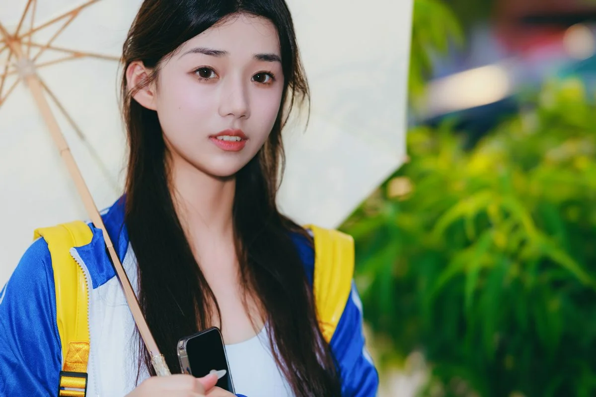 Cinematic Visuals: YiTuYu Art Language Vol.4987 Pei Tong Xue Professional Portrait Collection