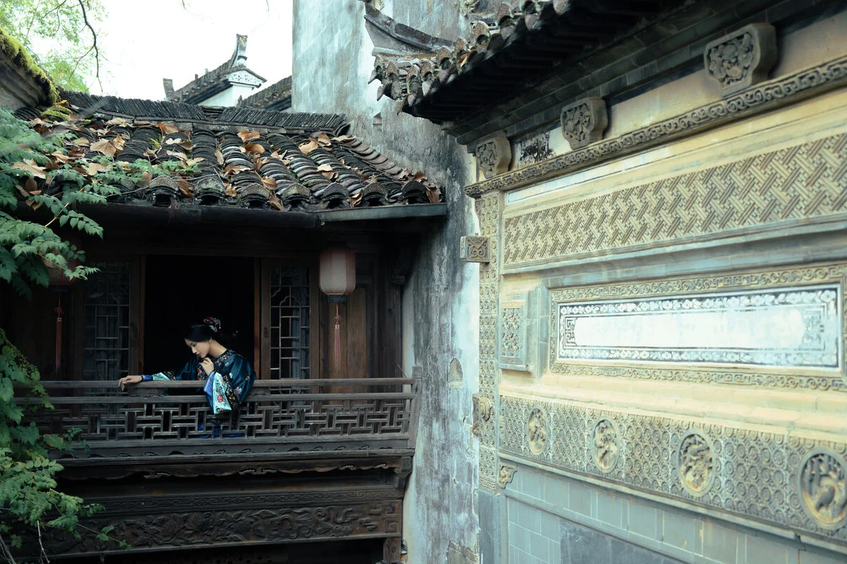 Artistic Visual Journey: YiTuYu Art Language Vol.10397 Featuring Er Yi Zhi