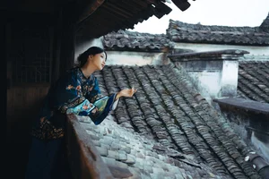 Artistic Visual Journey: YiTuYu Art Language Vol.10397 Featuring Er Yi Zhi - image 2