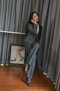 Sophisticated Fashion Showcase: IESS SXJ No.1684 Featuring Xiao Jin - image 54