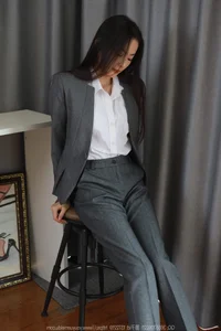 Sophisticated Fashion Showcase: IESS SXJ No.1684 Featuring Xiao Jin - image 65