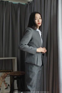 Sophisticated Fashion Showcase: IESS SXJ No.1684 Featuring Xiao Jin - image 68