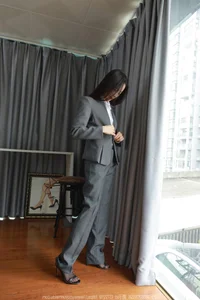 Sophisticated Fashion Showcase: IESS SXJ No.1684 Featuring Xiao Jin - image 1