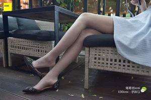 IESS Silk Expert 093: Featuring Qi Qi in a Playful Poolside Photography Series - image 16