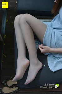 IESS Silk Expert 093: Featuring Qi Qi in a Playful Poolside Photography Series - image 63