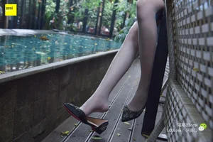 IESS Silk Expert 093: Featuring Qi Qi in a Playful Poolside Photography Series - image 26
