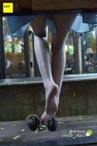 IESS Silk Expert 093: Featuring Qi Qi in a Playful Poolside Photography Series - image 72