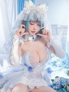 Hoshilily Azur Lane Cheshire Cosplay: A Perfect Recreation of the Beloved Character in 45 High-Quality Photos - image 12