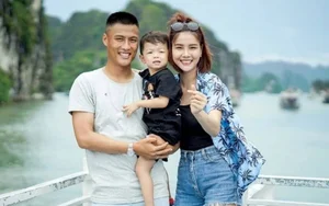 Mac Hong Quan and Wife Ky Han Share a Romantic Moment on the Fashion Runway - image 1