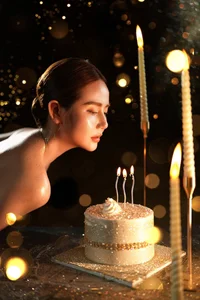 Vietnamese Actress Huyen Lizzie Shines with Timeless Beauty at Age 35 - image 6