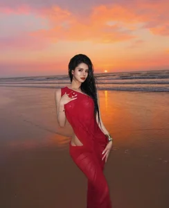 Ethereal Beach Portraits: Saigon Influencer Captivates with Mystical Coastal Photography Style - image 7