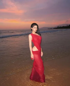 Ethereal Beach Portraits: Saigon Influencer Captivates with Mystical Coastal Photography Style - image 9
