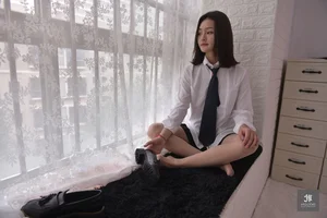 Urban Chic Fashion Gallery: Model Ge Ge in IESS Collection 215 Leather Shoes Series - image 22