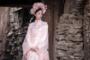 Timeless Elegance in Blue: YiTuYu Art Language Vol.6469 Zhao Qian Portrait - image 17