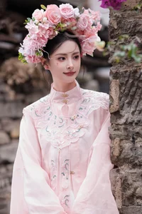 Timeless Elegance in Blue: YiTuYu Art Language Vol.6469 Zhao Qian Portrait - image 30