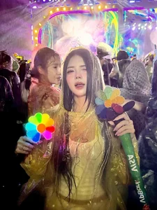 Vietnamese Influencers and Hot Girls Show Off Their Stylish Looks at G-Dragon's Event - image 4