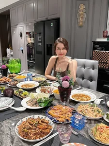 Celebrating Five Years of Love: Bao Thy’s Anniversary and Thu Quynh’s Bold Fashion Statement - image 4