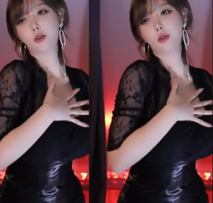 Cosplay and Charisma: Popular Streamer Shines as Event MC in Captivating Style - image 3