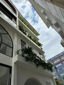 Actress Van Trang Transforms Villa into a Romantic Haven for Anniversary - image 26