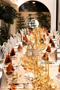 Actress Van Trang Transforms Villa into a Romantic Haven for Anniversary - image 15