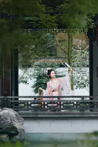 Jiao Tang Ma Qi Duo: Graceful Hanfu Beauty Amidst Spring Blossoms, YiTuYu Vol.8761 - image 14