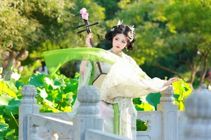 YiTuYu Art Language Vol.7579 Yu Xiao Li Lili: A Visual Symphony of Elegance and Creative Expression - image 0