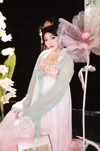 Artistic Portraits of KaiLin Jiang in YiTuYu Art Language Vol.5773 - image 9