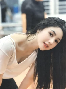 Exploring Quynh Kool's Elegant Off-Shoulder Fashion Style and Captivating Charm - image 2