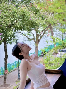 Exploring Quynh Kool's Elegant Off-Shoulder Fashion Style and Captivating Charm - image 0