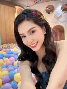 The Stunning Transformation of Thien An: Embracing Beauty and Confidence as a Single Mother - image 5