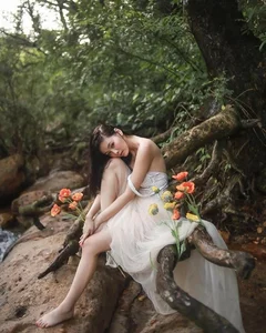 Ethereal Beauty: The Goddess-Like Forest Photoshoot Trends - image 12