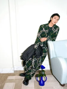 Liu Yifei Stuns in Candid Photos: The Truth Behind the Viral Images and Her Natural Beauty - image 12