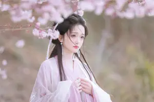 YiTuYu Vol.8754: Chi Yan Zai Zhe Li - Ethereal Ancient Beauty Amidst White Blossoms - image 0
