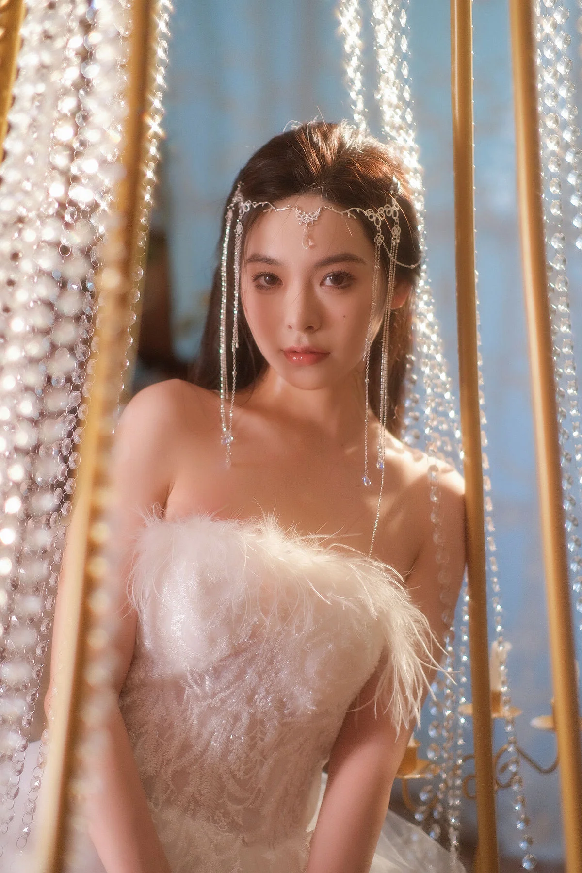 Art Language Vol.6513: Qian Qian’s Masterpiece of Light and Shadow