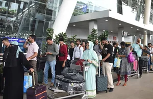 Global Tech Outage Causes Chaos: Travelers Stranded at Airports Due to Blue Screen Error - image 8