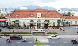 Luxury Train Travel Vietnam: Experience The Vietage Boutique Railway Journey Between Nha Trang and Quy Nhon with Exclusive 12-Seat Carriage Views - image 7