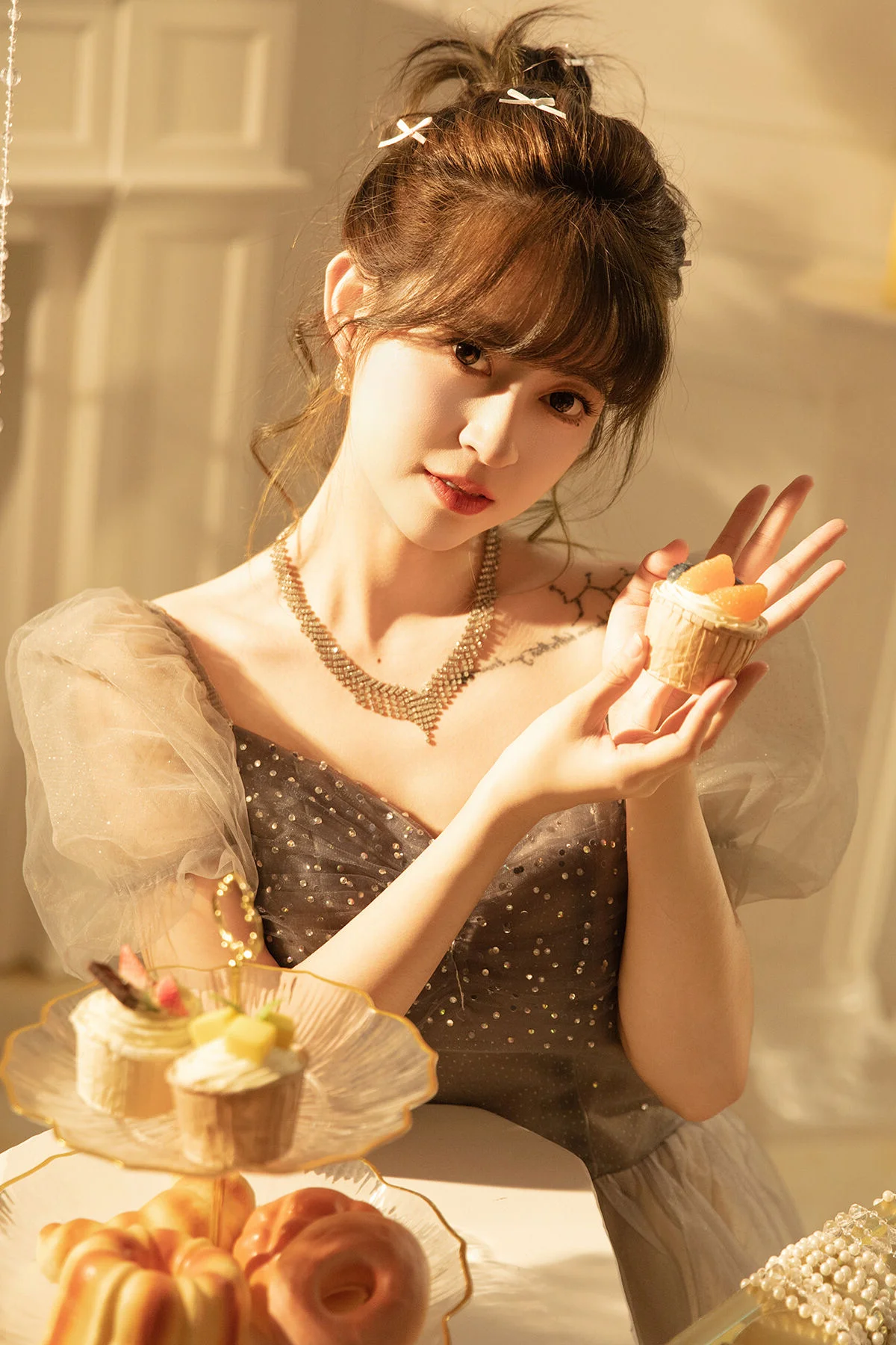 YiTuYu Art Language Vol.7971 Featuring Yi Xuan: Elegant Portrait Photography and Artistic Visuals