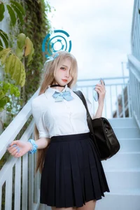 Captivating Asuna Ichinose Cosplay by Er Zuo Nisa: Blue Archive Student Uniform Edition - High-Quality Anime Character Inspiration - image 8