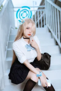 Captivating Asuna Ichinose Cosplay by Er Zuo Nisa: Blue Archive Student Uniform Edition - High-Quality Anime Character Inspiration - image 6