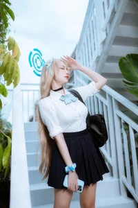Captivating Asuna Ichinose Cosplay by Er Zuo Nisa: Blue Archive Student Uniform Edition - High-Quality Anime Character Inspiration - image 15
