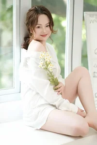 My Tam’s Radiant Style and Lan Phuong’s 20kg Post-Pregnancy Weight Loss Secrets - image 2