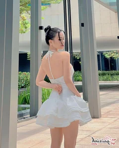 Sy Thanh's Ultimate Bikini Collection: A Deep Dive into the Singer's Bold and Sexy Summer Style - image 8