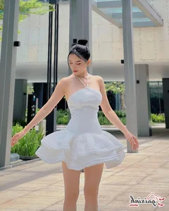 Sy Thanh's Ultimate Bikini Collection: A Deep Dive into the Singer's Bold and Sexy Summer Style - image 30