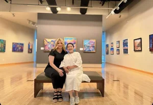 A Heartwarming Journey: Da Nang Son Travels the World with Mom - image 8