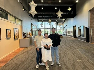 A Heartwarming Journey: Da Nang Son Travels the World with Mom - image 7