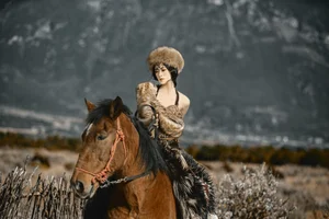Art Language Vol.6484 Ran Ran: A Serene Journey Through Artistic Photography - image 21