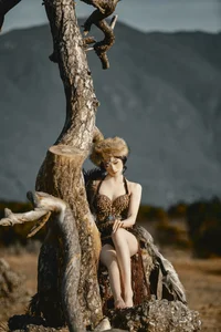 Art Language Vol.6484 Ran Ran: A Serene Journey Through Artistic Photography - image 3