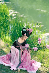 YiTuYu Art Language Vol.10223: Featuring the Artistic Elegance of Tao Chi in a Stunning 13-Piece Photography Collection - image 0