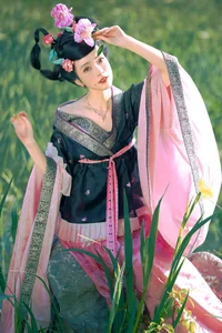 YiTuYu Art Language Vol.10223: Featuring the Artistic Elegance of Tao Chi in a Stunning 13-Piece Photography Collection - image 10