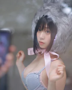 Redefining Beauty Standards: The Rise of Petite Fashion Influencers and Body Positivity in Japan - image 6